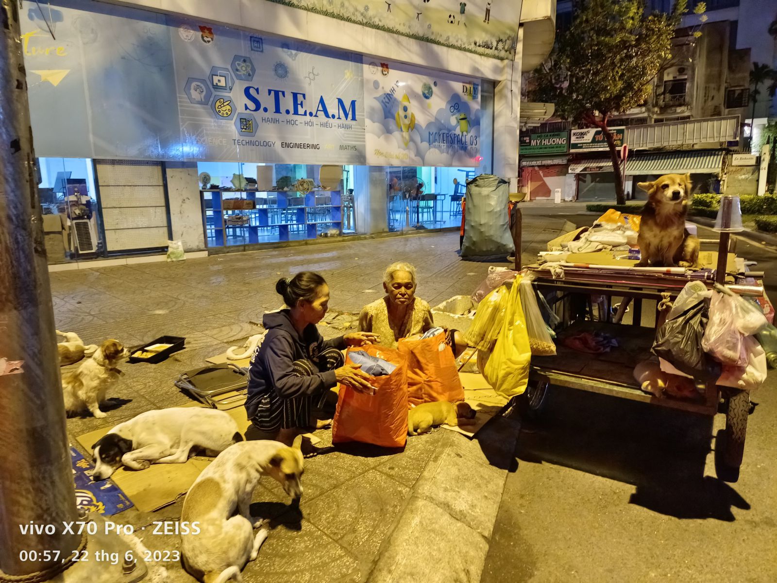 Chương Trình Thiện Nguyện