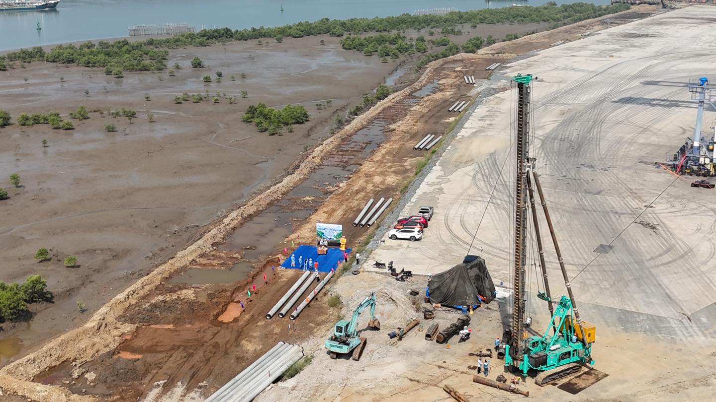 BẾN CẢNG TỔNG HỢP, CONTAINER BÀN THẠCH