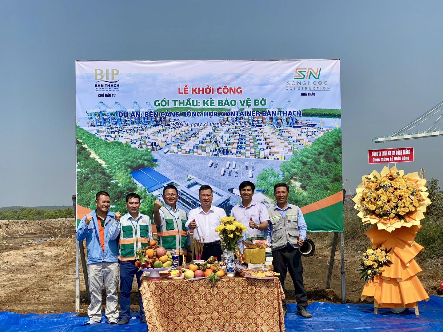 BẾN CẢNG TỔNG HỢP, CONTAINER BÀN THẠCH