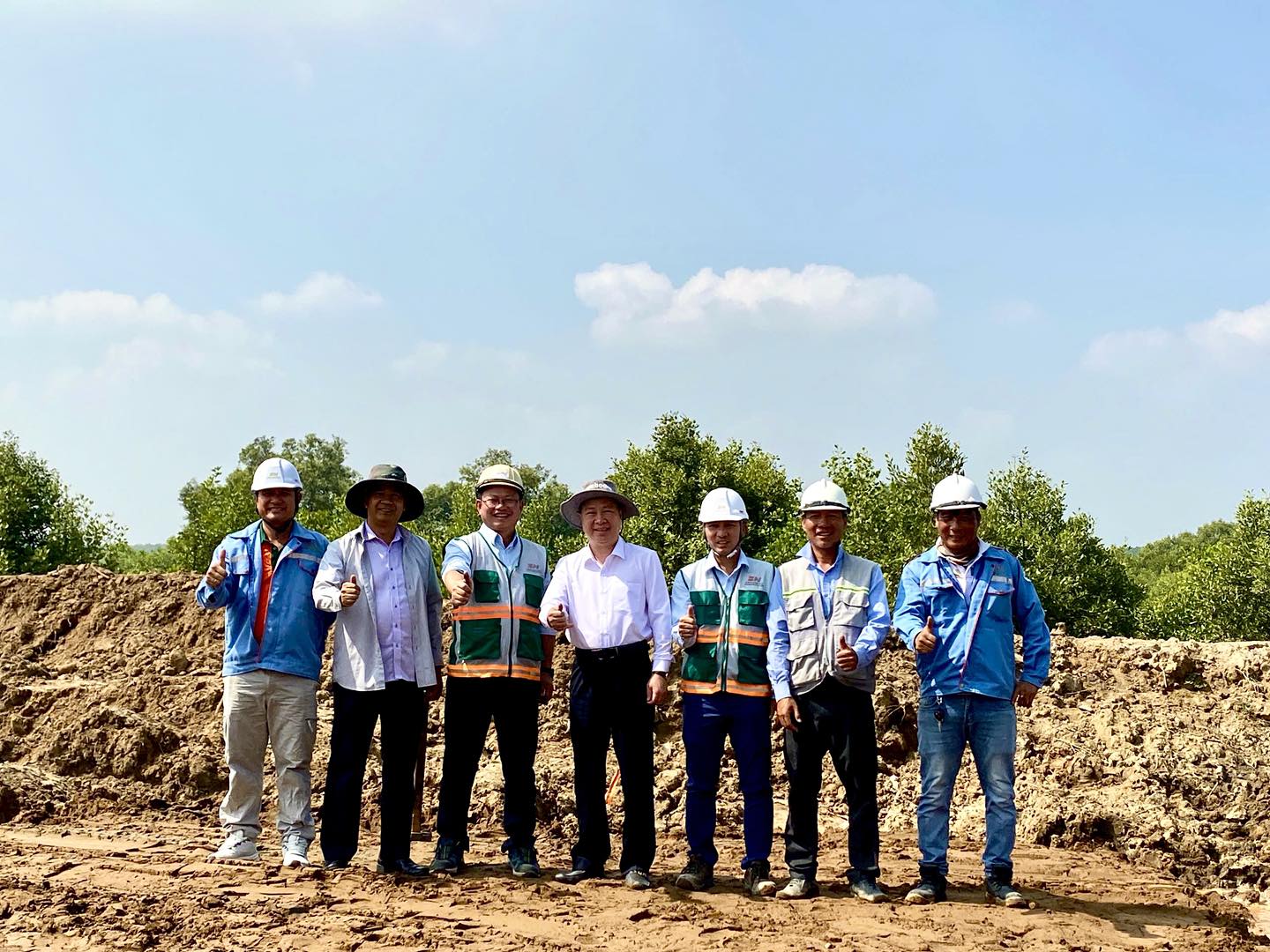 BẾN CẢNG TỔNG HỢP, CONTAINER BÀN THẠCH