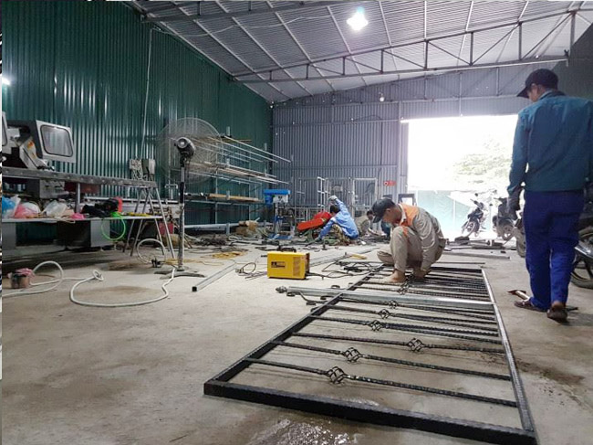 GIA CÔNG LẮP ĐẶT LAN CAN SẮT
