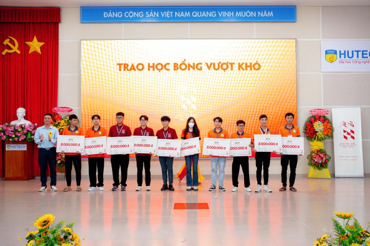 TÀI TRỢ 10 SUẤT HỌC BỔNG CHO SINH VIÊN CÓ HOÀN CẢNH KHÓ KHĂN TẠI TRƯỜNG HUTECH