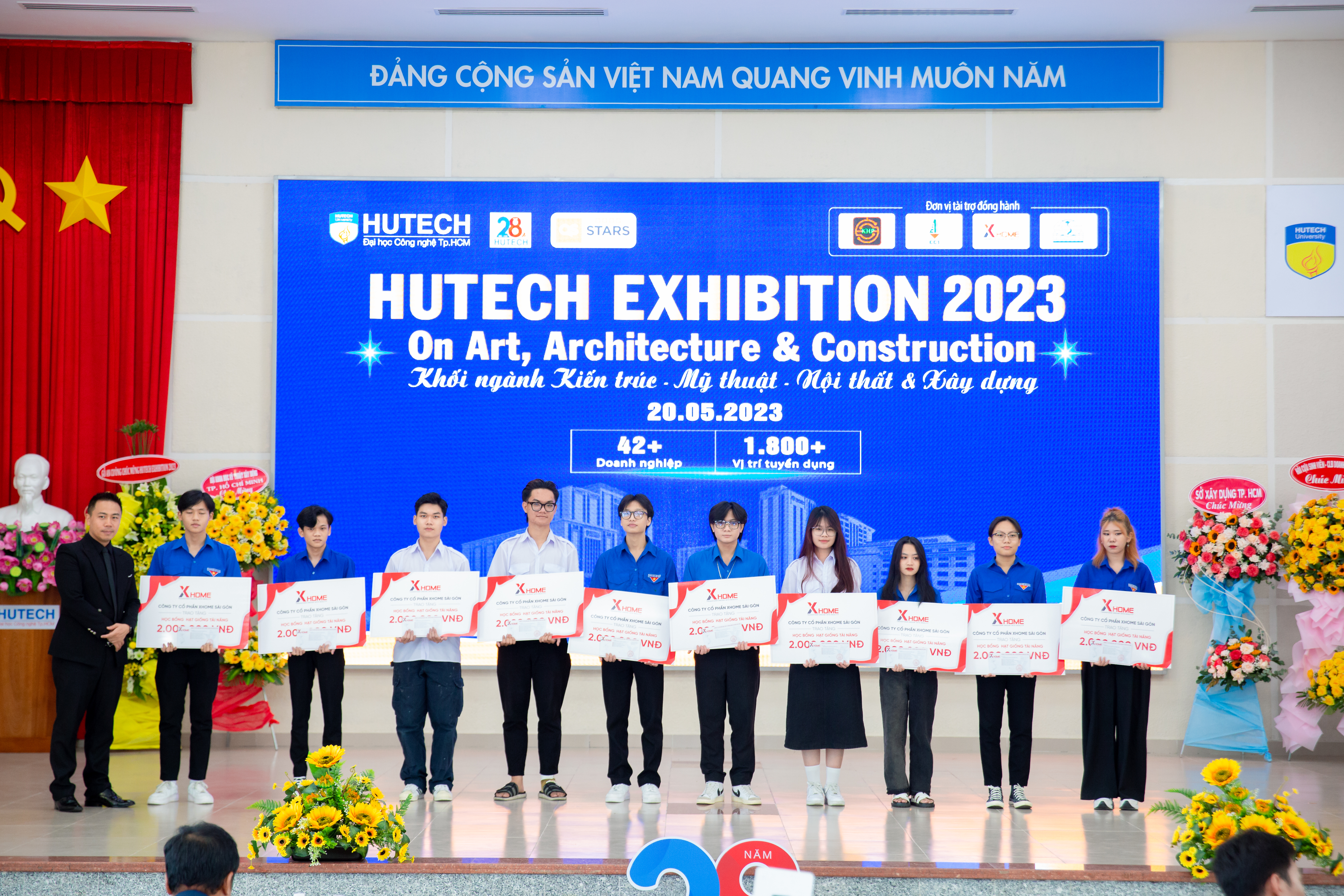 SINH VIÊN ĐƯỢC NHẬN HỌC BỔNG, PHỎNG VẤN TUYỂN DỤNG NGÀNH KIẾN TRÚC, MỸ THUẬT VÀ XÂY DỰNG